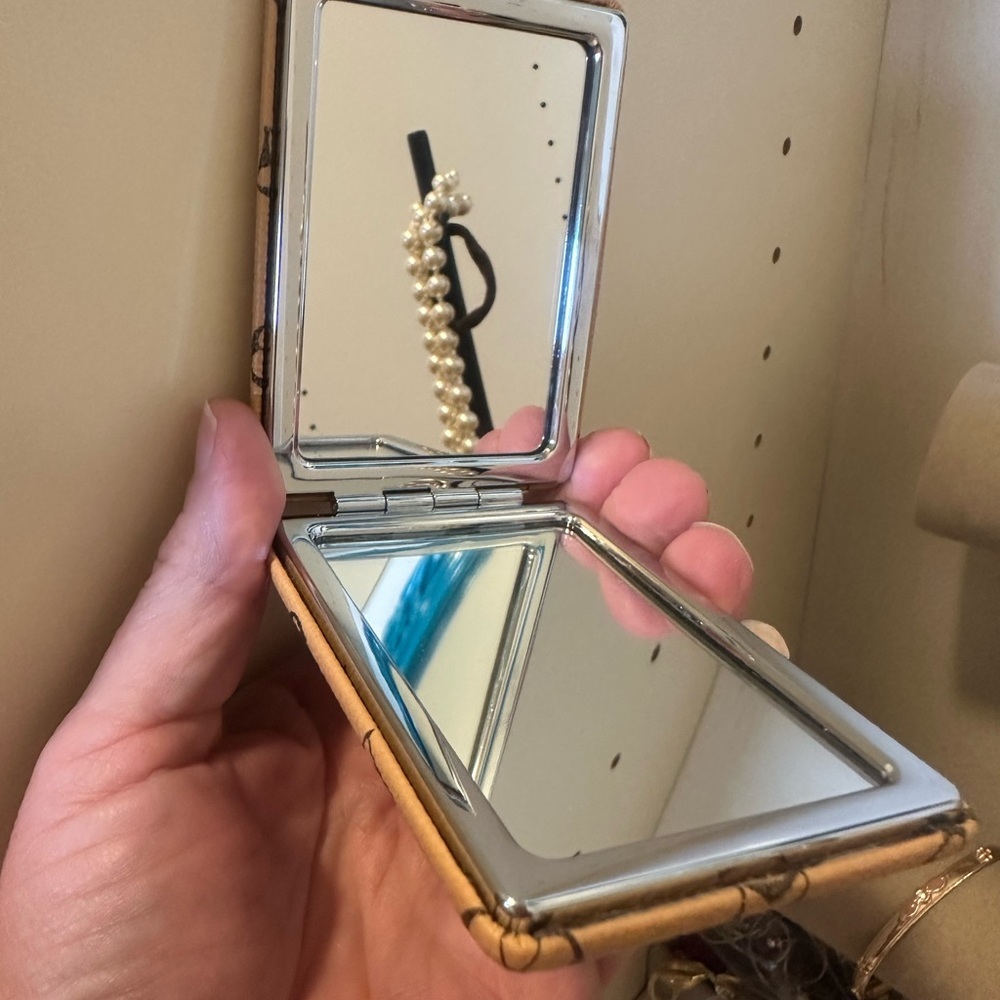 Brown Patterned Compact Mirror - Picture 3 of 4